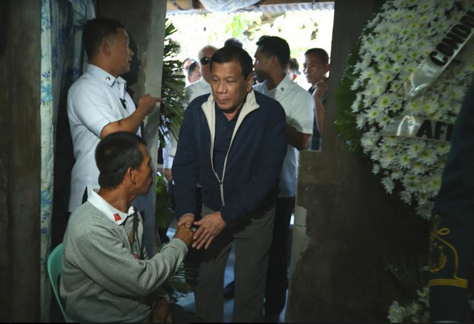 Duterte condoles with fallen soldier's kin