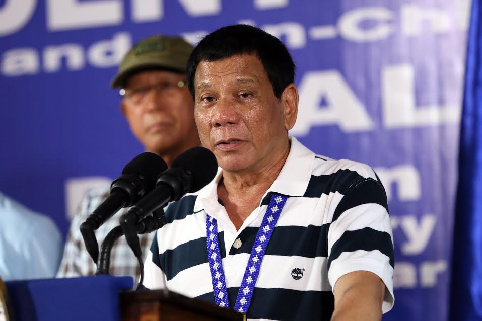 Duterte speaks before 4th ID troops Bancasi