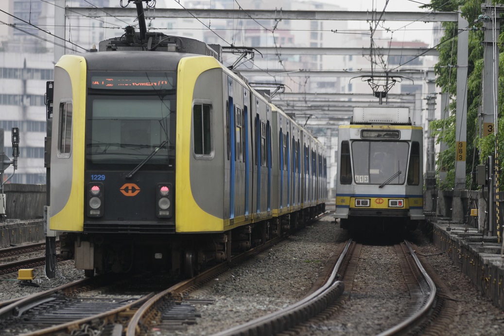 LRT-1 trains