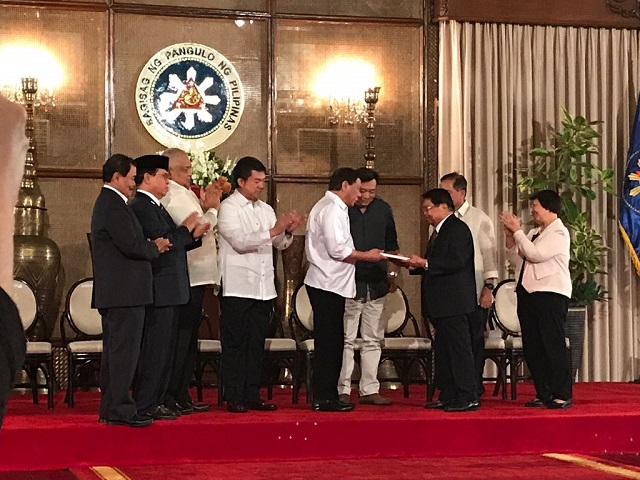 There shall be a Bangsamoro country, within RP context - Duterte