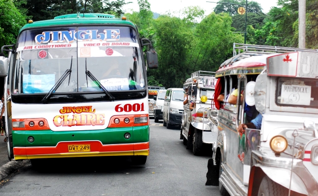 Marcos crowd buses, jeepneys