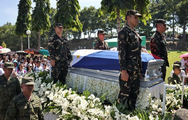 Rotoras_funeral_4thID_honor_guards_ERWIN_MASCARINAS
