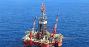 Deep water oil platform