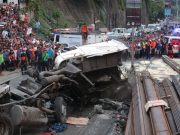 WATCH | 22-wheeler truck loses brakes, plows down San Mateo Road; 5 dead San_Mateo_TRUCK_ACCIDENT_MICHAEL_VARCAS_Philstar