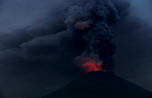 Bali_Mt_Agung_glowing