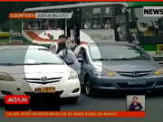 WATCH | Taxi driver to be tested if still fit to drive professionally after suffering abuse in road rage incident Commonwealth_road_rage_woman_pokes_taxi_driver_News5grab