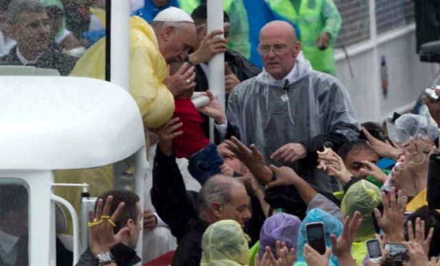 Pope_Francis_PH_visit_file_TESTA
