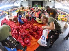 Mayon_Volcano_soldiers_pack_relief_goods_KJ_ROSALES_Philstar