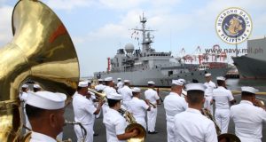 PH_Navy_Band_welcomes_French_frigate_Vendemiaire_handout