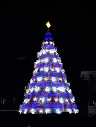UST Christmas tree