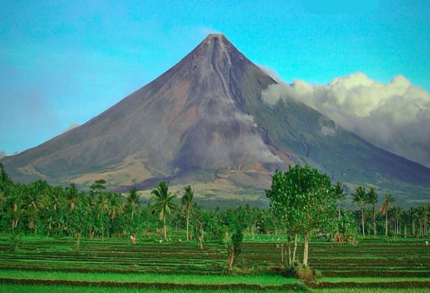 Phivolcs Raises Alert Level At Rumbling Mayon Volcano After Rockfall ...