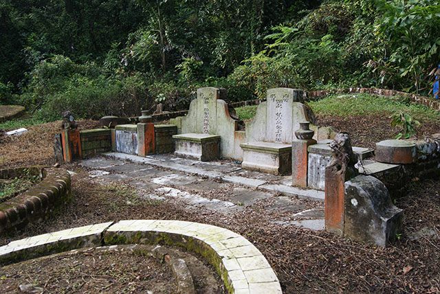 Bukit Brown Cemetery graves