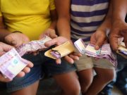 Filipinos vote buying