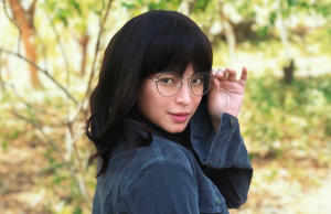 Angel Locsin with glasses
