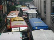 Frustrated at buses, traffic chief Nebrija seen yelling at commuters on EDSA Buses EDSA