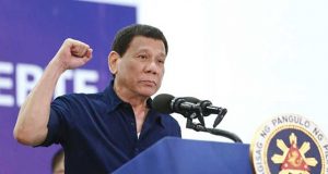 Duterte raising his fist