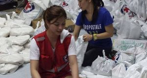 Angel Locsin volunteers for Yolanda victims