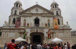 Churchgoers in Manila