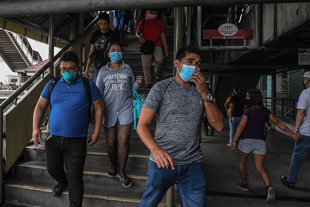 Commuters in Metro Manila quarantine