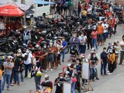 Quiapo Church-goers seen ignoring COVID-19 protocols ahead of Traslacion 2021 Quiapo Church crowd