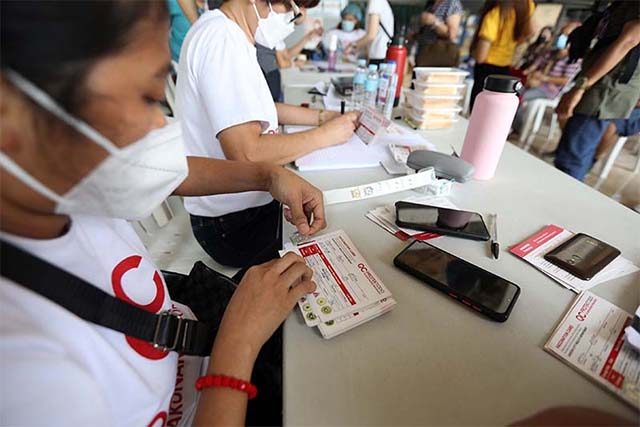 COVID-19 vaccination in Quezon City