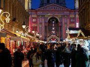 Vaccinated, maskless crowds enjoy Christmas markets in Budapest Budapest market