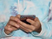Kim Atienza debunks hoax message about ‘cosmic rays’ emitted by cellphones Mobile phone user