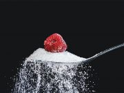 Sugar detox? Cutting carbs? A doctor explains why you should keep fruit on the menu