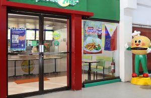 Tropical Hut_Riverbanks
