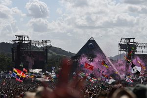 Diana Ross spreads the love at Glastonbury