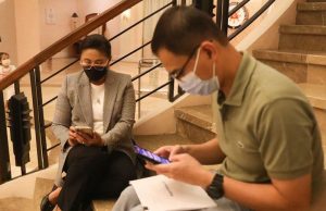 Leni Robredo with phone