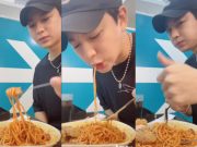 Spotted: Ikon’s Song Yunheyong enjoying meal at Jollibee
