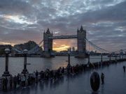 Queen Elizabeth_mourners