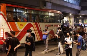 Bus commuting, Manila