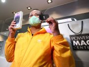 ‘Pangarap ko magka-iPhone’: Manila mall staffer first to queue for iPhone 14 in Makati iPhone 14 launch Manila