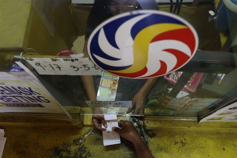 'Not impossible': Statistical probability of 433 bettors winning 6/55 Grand Lotto jackpot