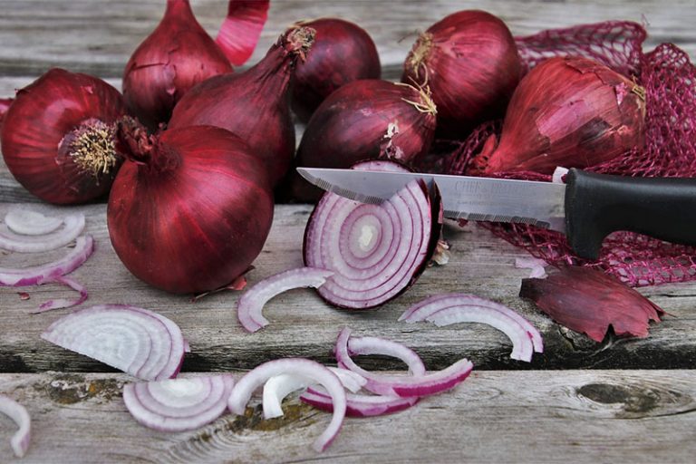 most-expensive-globally-filipinos-cry-over-onion-price-at-p300-per-kilo