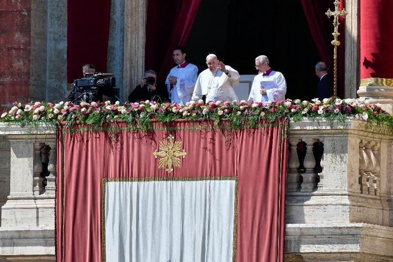 Pope Francis Easter Sunday balcony