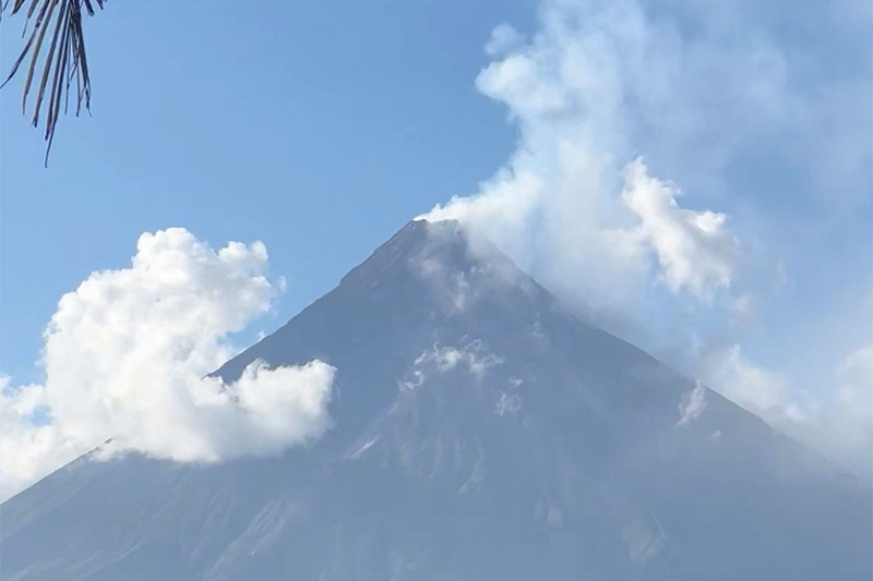 Disaster Tourism Post About Safe Viewing Sites For Mayon Volcano