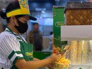 Potato Corner_service crew