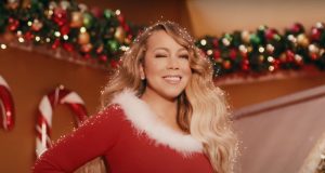 Mariah Carey_Santa suit