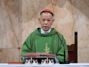 Manila cardinal to Filipinos abroad: Keep missionary spirit