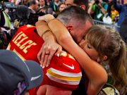 No cruel summer ahead as Kelce signs contract extension with Chiefs