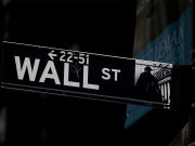 Asian stocks gain on US rate outlook; currencies tepid