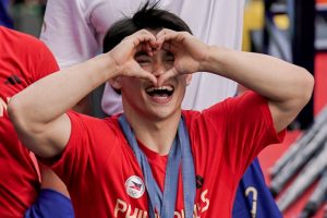 Olympics: Philippines cheers gold medalist gymnast Yulo in victory parade