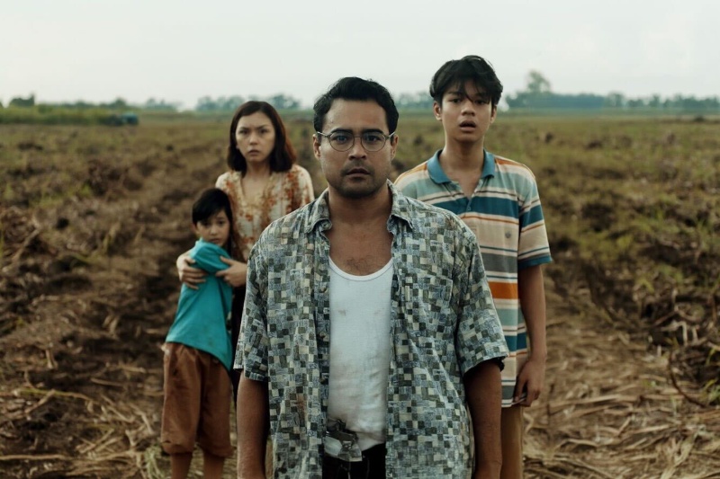 ‘Seated’: Excitement builds after trailer drop for Netflix’s 1st Filipino zombie film ‘Outside’