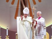 Pope Francis, in Singapore, urges fair wages for migrant workers