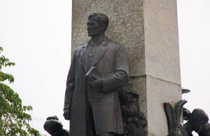 Jose Rizal_statue