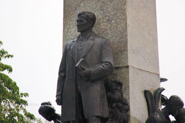 Jose Rizal_statue