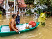 Death toll rises to 12 as Thailand and Malaysia face worst floods in decades